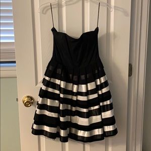 EUC Alice and Olivia black cocktail dress size 0